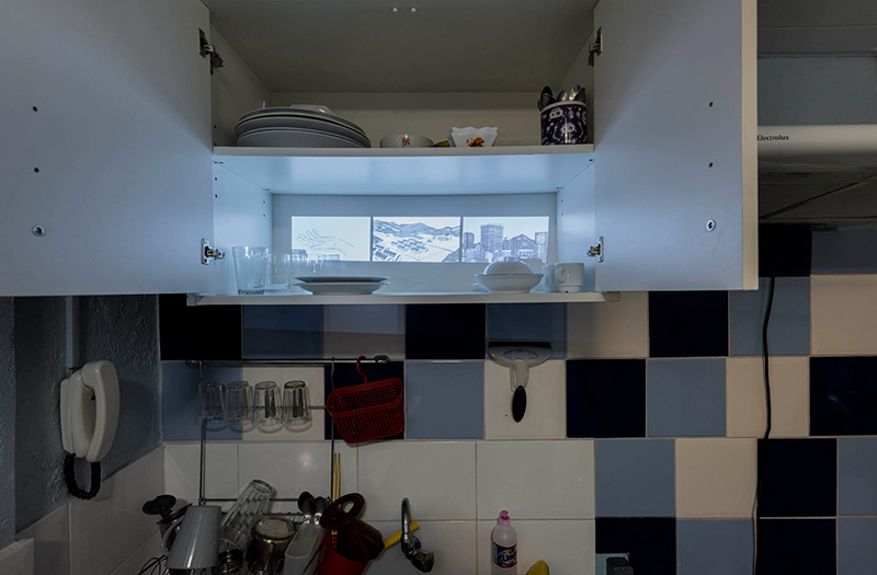 <p>Projeção da animação "New cities"(2013), cozinha</p>
<p>foto: Ding Musa</p>